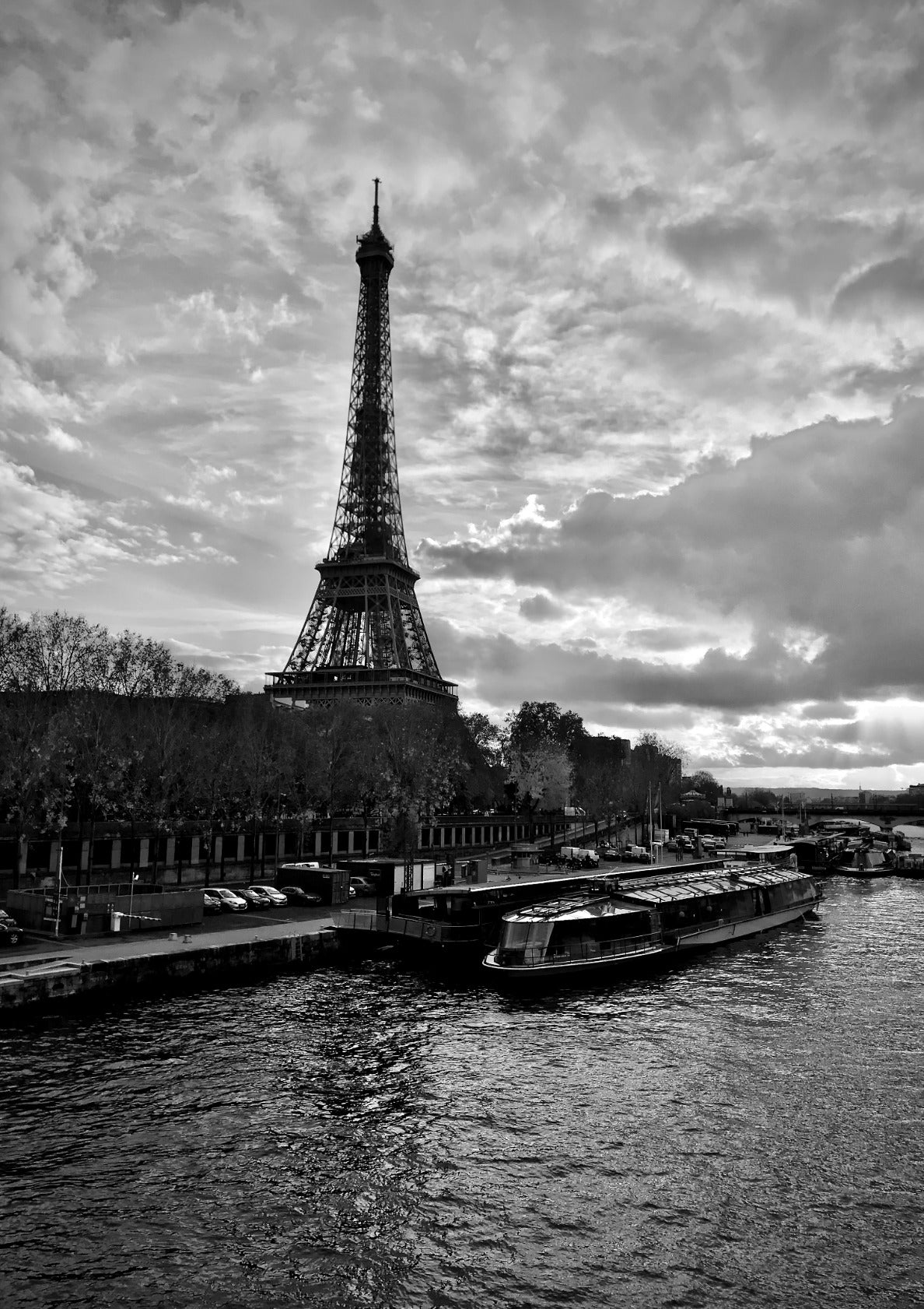 Sunset reflections on the Seine