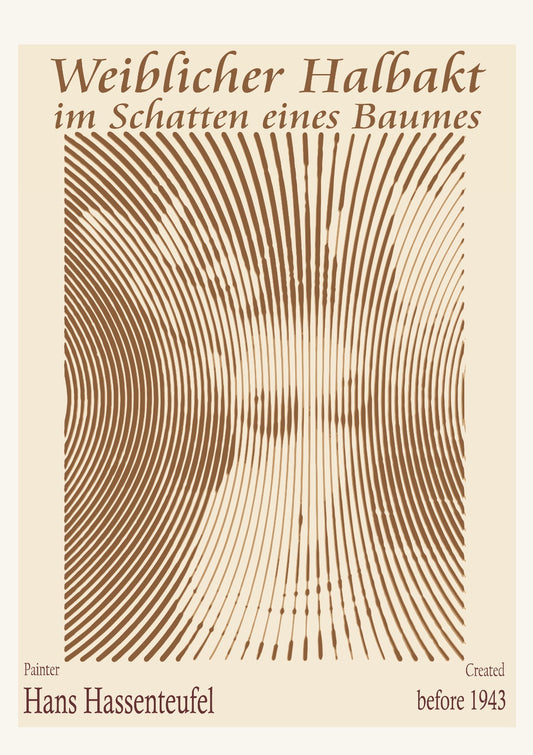 Weiblicher Halbakt im Schatten eines Baumes  