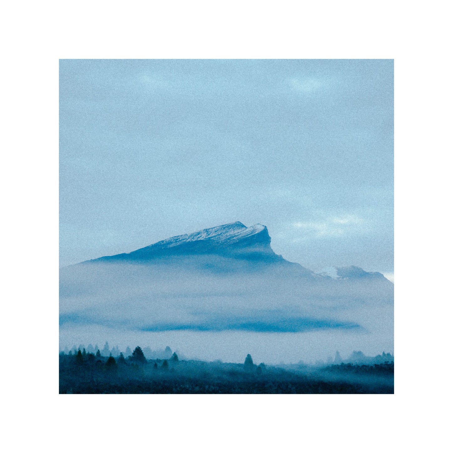 Mountain at sunset in New Zealand