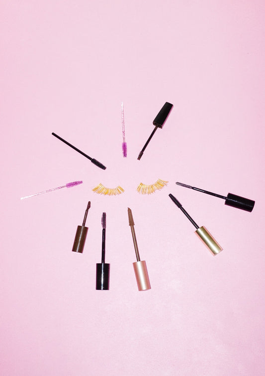 Contemporary make-up lashes print