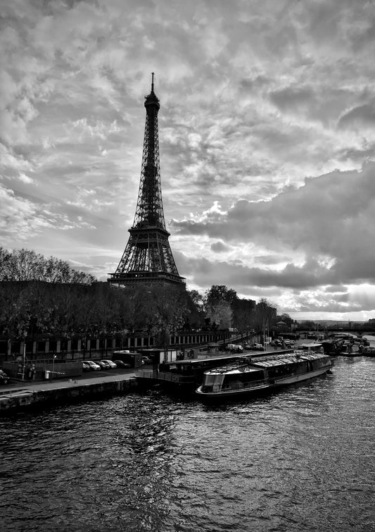 Sunset reflections on the Seine